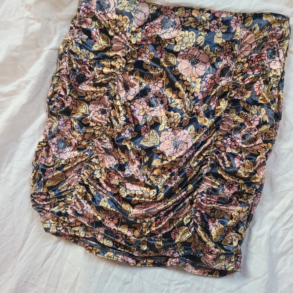 COPY - Crushed velvet skirt